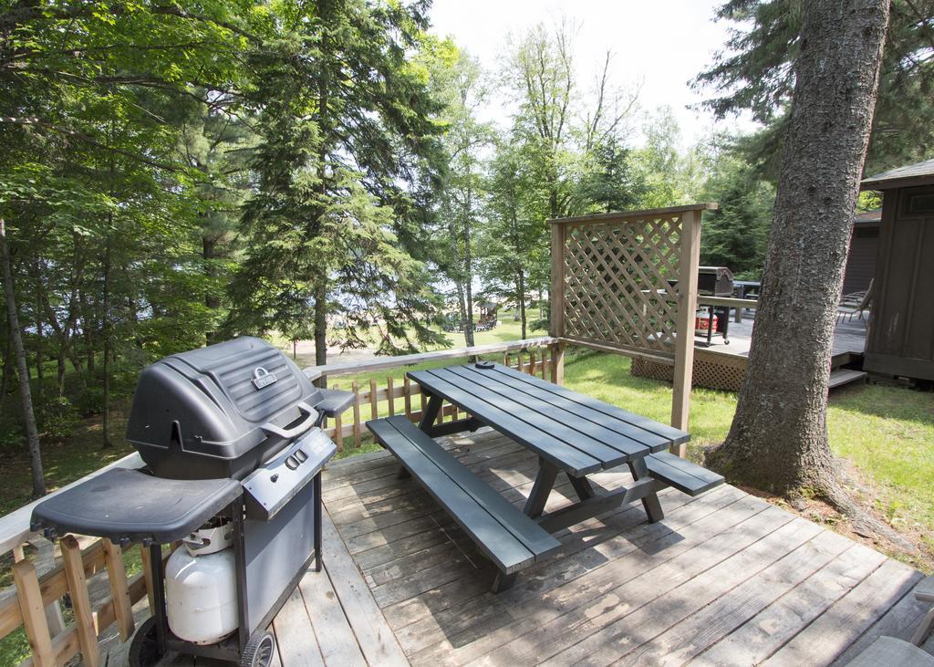 The Pines Cottage Resort Oxtongue Lake Exterior photo