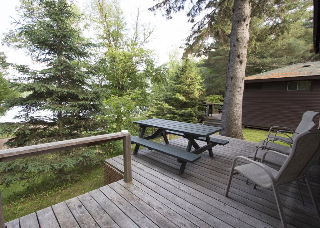 The Pines Cottage Resort Oxtongue Lake Exterior photo