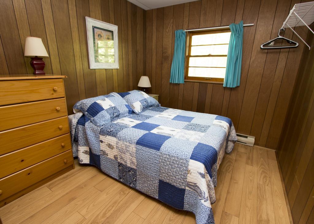 The Pines Cottage Resort Oxtongue Lake Exterior photo